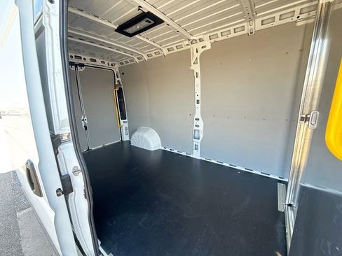 Used 2025 RAM ProMaster 2500 w/ Convenience Group image 21