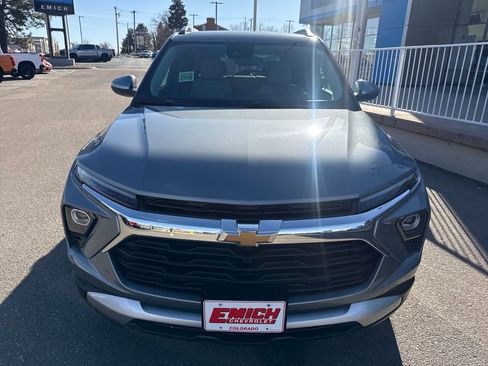 Used 2025 Chevrolet TrailBlazer LT w/ Driver Confidence Package image 8