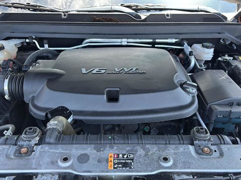 Used 2021 Chevrolet Colorado Z71 w/ LPO, Tonneau and Step Package AWD/4WD image 11