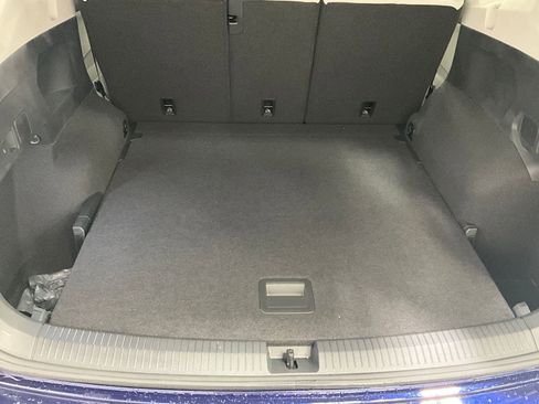 Used 2024 Volkswagen Tiguan SE image 24
