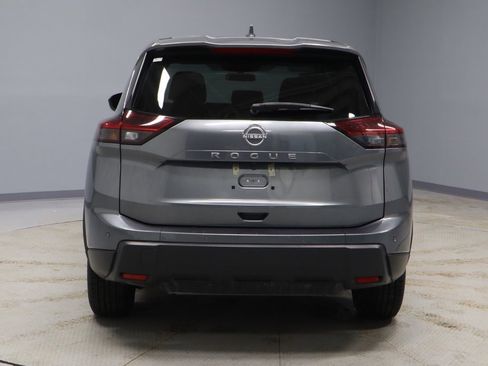 Certified 2025 Nissan Rogue SV image 10