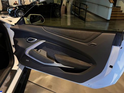 Used 2022 Chevrolet Camaro ZL1 image 18