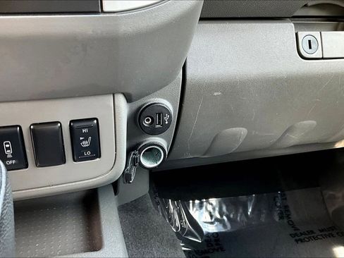 Used 2021 Nissan Frontier SV w/ Midnight Edition Floor Mats AWD/4WD image 19