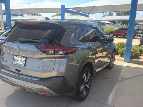 Used 2022 Nissan Rogue SL w/ SL Premium Package FWD image 2