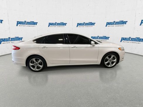 Used 2016 Ford Fusion SE FWD image 12