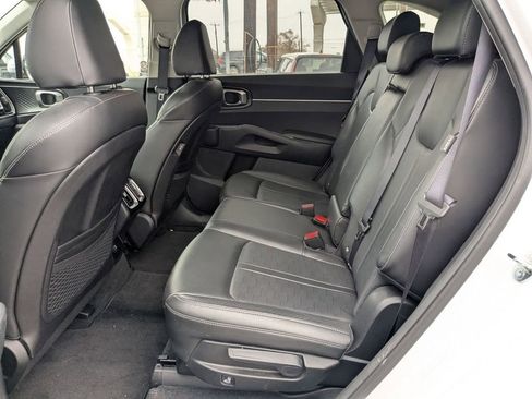 Used 2024 Kia Sorento S image 26