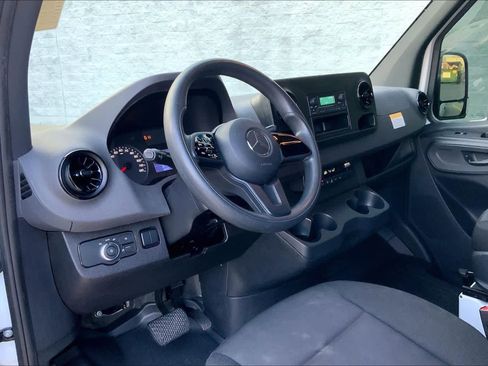 Used 2023 Mercedes-Benz Sprinter 2500 image 15
