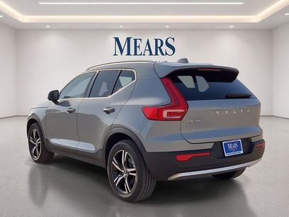 Used 2025 Volvo XC40 B5 Core