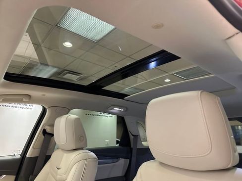 Used 2025 Cadillac XT5 Premium Luxury w/ Technology Package image 4