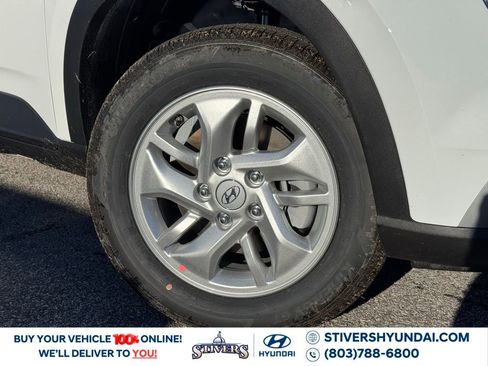 New 2026 Hyundai Venue SE image 5