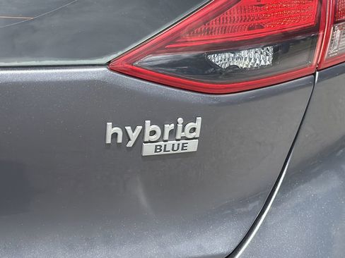 Used 2018 Hyundai Ioniq Blue FWD image 9