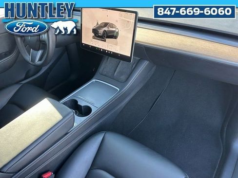 Used 2022 Tesla Model Y Long Range AWD/4WD image 10