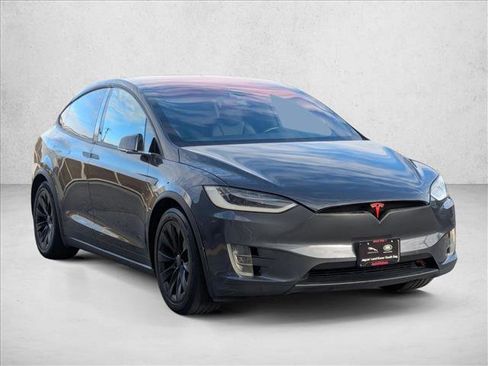 Used 2016 Tesla Model X 75D image 3