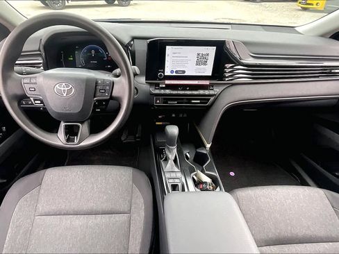 Used 2026 Toyota Camry LE image 15