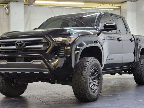Used 2024 Toyota Tacoma SR5 image 10