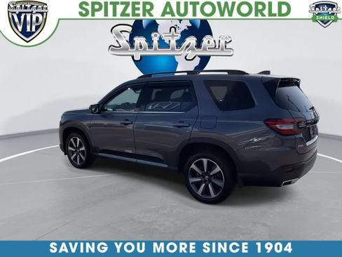 Used 2025 Honda Pilot Touring image 8
