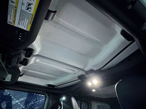 Used 2024 Jeep Wrangler Unlimited Rubicon w/ Capability Package image 23