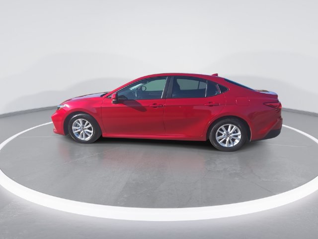 Used 2025 Toyota Camry LE FWD image 5