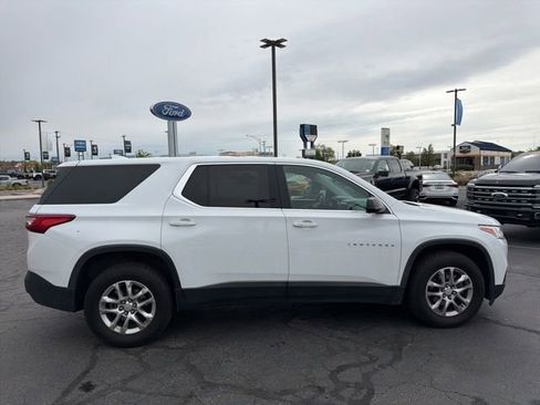 Used 2019 Chevrolet Traverse LS w/ LPO, Cargo Package FWD image 4