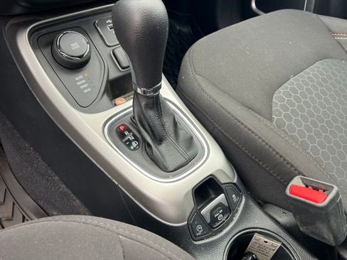 Used 2021 Jeep Compass Sport image 19