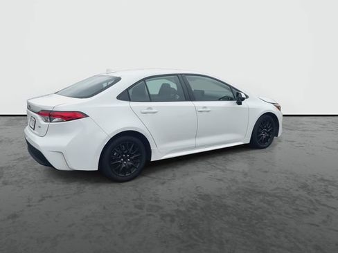 Used 2025 Toyota Corolla LE image 8