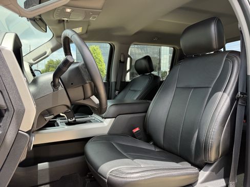 Used 2018 Ford F150 Lariat RWD image 13