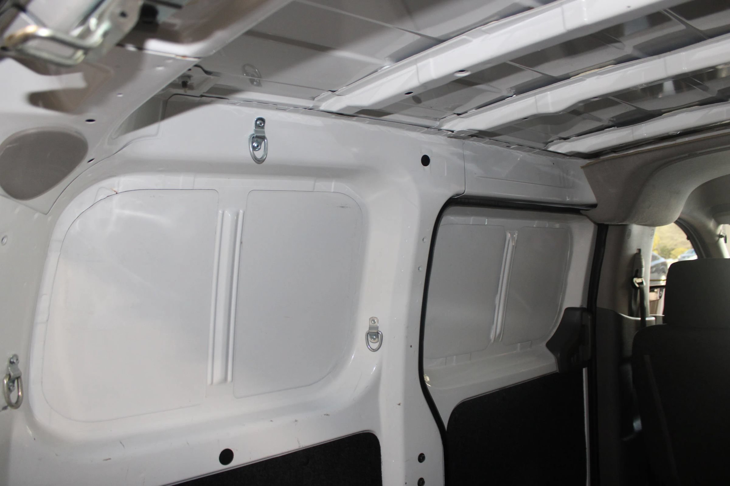 Used 2017 Nissan NV200 S FWD image 23