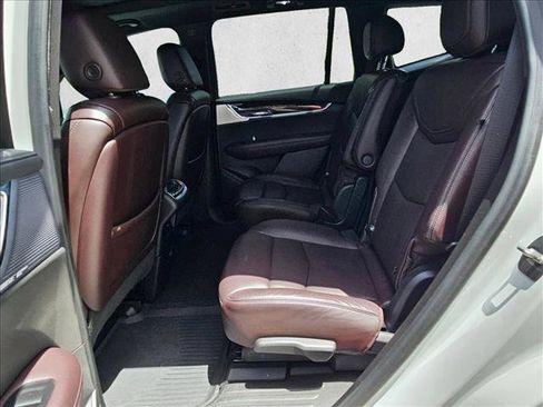 Used 2020 Cadillac XT6 Premium Luxury FWD image 18