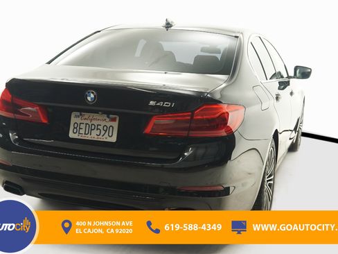 Used 2018 BMW 540i w/ Premium Package image 10