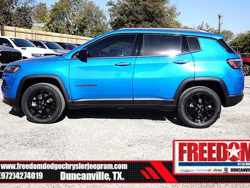New 2026 Jeep Compass Latitude image 2