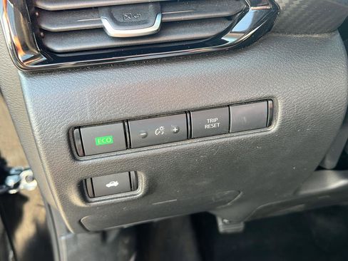 Used 2024 Nissan Sentra SV image 19