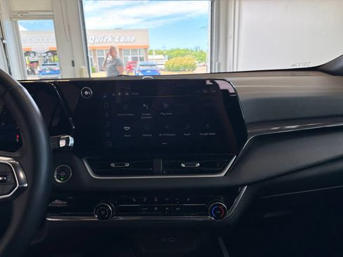 Used 2025 Chevrolet Equinox LT AWD/4WD image 21