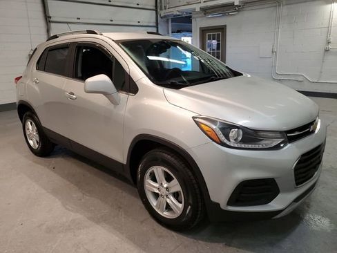 Used 2019 Chevrolet Trax LT w/ LT Convenience Package AWD/4WD image 8