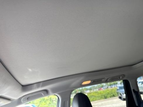 Used 2023 Subaru Ascent Touring AWD/4WD image 5