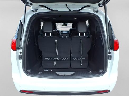 New 2026 Chrysler Voyager LX FWD image 8