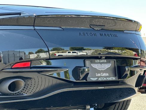 Used 2025 Aston Martin DB12 Convertible RWD image 8