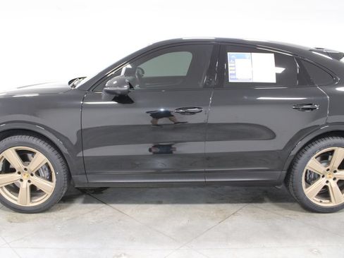 Used 2024 Porsche Cayenne Coupe AWD/4WD image 6