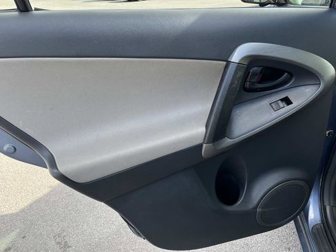 Used 2010 Toyota RAV4 4WD w/ Base L4 Extra Value Pkg image 15