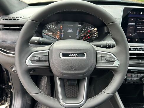 New 2025 Jeep Compass Latitude w/ Sun & Sound Group image 18