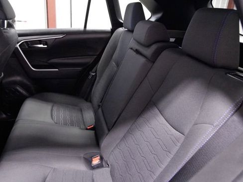 Used 2022 Toyota RAV4 SE w/ Convenience Package image 17