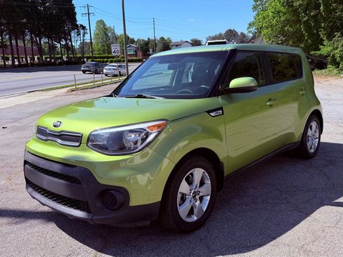 Used 2019 Kia Soul w/ Convenience Package image 2