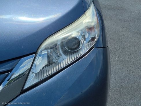 Used 2016 Toyota Sienna LE FWD image 9