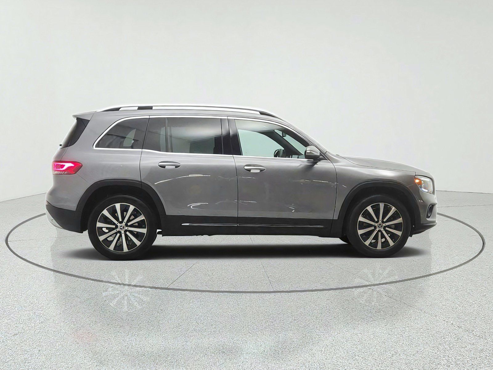 Used 2022 Mercedes-Benz GLB 250 image 4