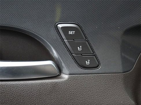 Used 2021 Hyundai Santa Fe Limited image 21