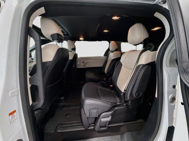 Used 2025 Toyota Sienna Limited AWD/4WD image 20