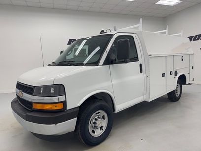 New 2025 Chevrolet Express 3500 w/ Power Convenience Package
