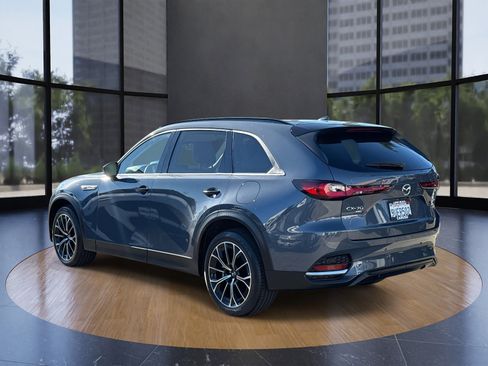 Used 2025 MAZDA CX-70 Plug-In Hybrid w/ Premium Pkg image 4