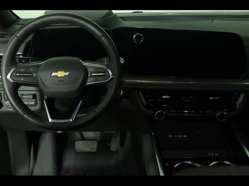 Used 2025 Chevrolet Tahoe High Country image 33