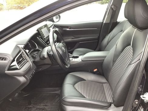 Used 2022 Toyota Camry SE image 12