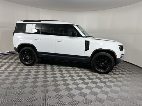 Used 2025 Land Rover Defender 110 S AWD/4WD image 6